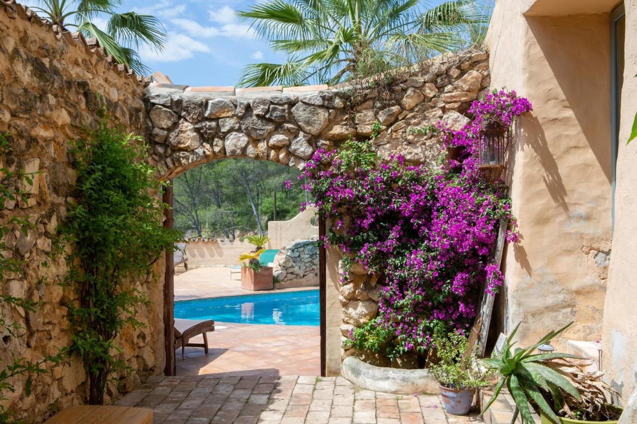 Sitges Hill Retreats-Masia Nur 22 Bedrooms Divided Over 9 Houses For Max 44 Guests Canyelles  Dış mekan fotoğraf