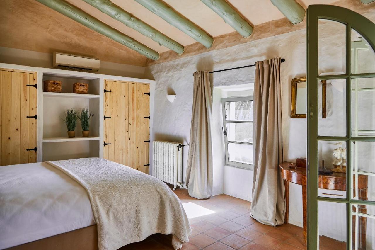 Sitges Hill Retreats-Masia Nur 22 Bedrooms Divided Over 9 Houses For Max 44 Guests Canyelles  Dış mekan fotoğraf