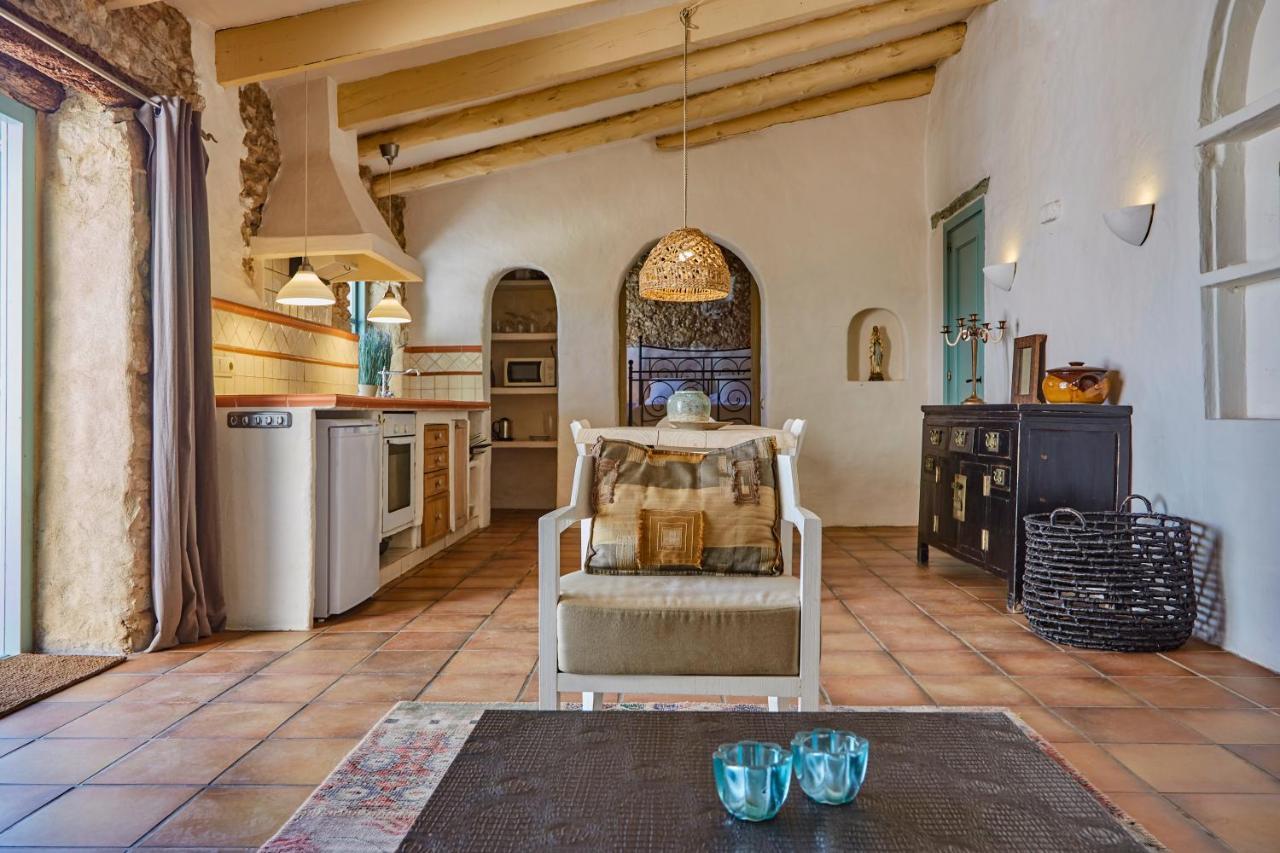Sitges Hill Retreats-Masia Nur 22 Bedrooms Divided Over 9 Houses For Max 44 Guests Canyelles  Dış mekan fotoğraf