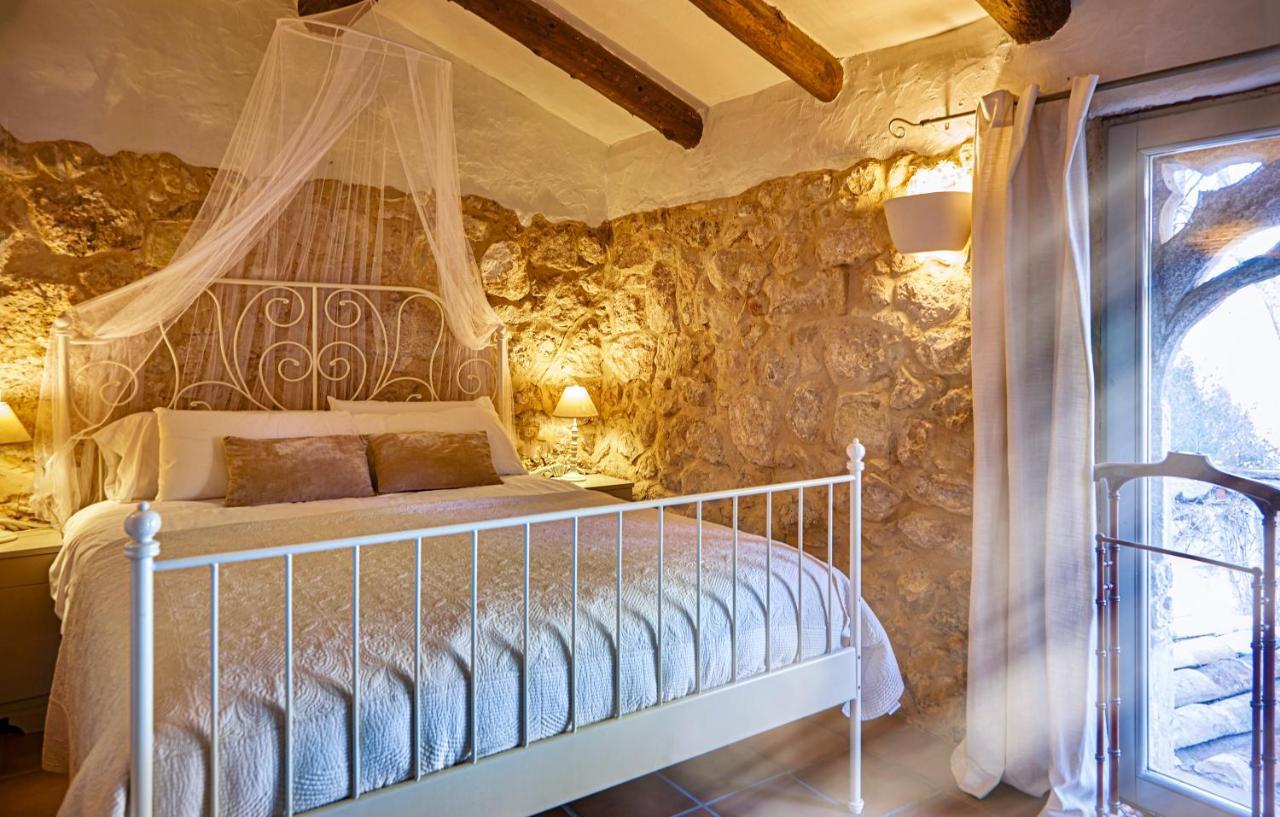 Sitges Hill Retreats-Masia Nur 22 Bedrooms Divided Over 9 Houses For Max 44 Guests Canyelles  Dış mekan fotoğraf